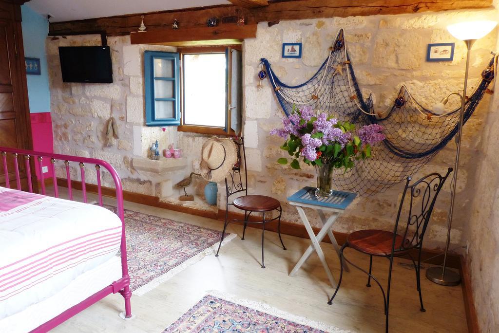 Bed and Breakfast L'Echappee Belle Perigord Cercles Номер фото